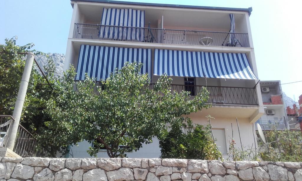 Apartments Ivka Omis Exterior photo