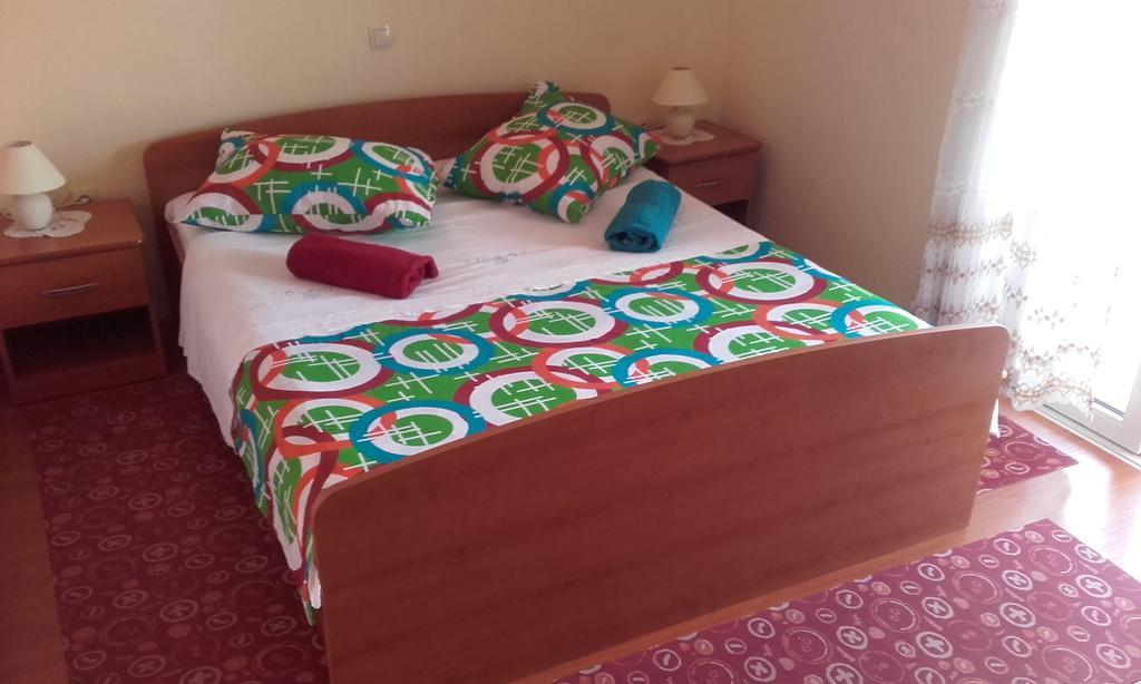Apartments Ivka Omis Exterior photo